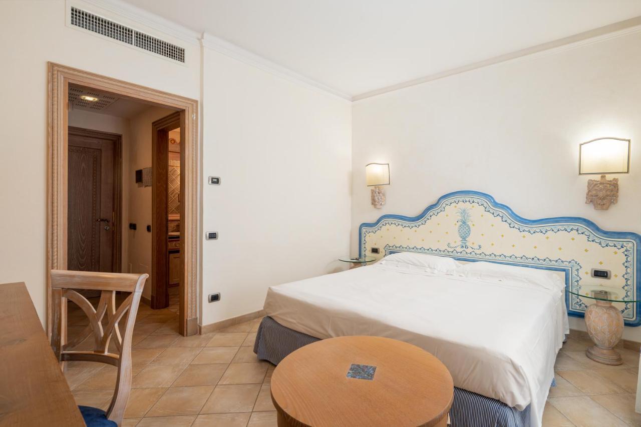 Petra Bianca Hotel Porto Cervo Eksteriør billede